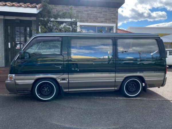 NISSAN CARVAN - Image 11