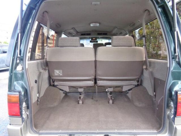 NISSAN CARVAN - Image 12