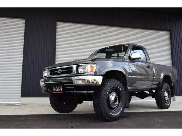 TOYOTA HILUX - Image 13