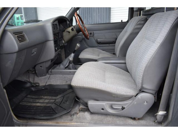TOYOTA HILUX - Image 14