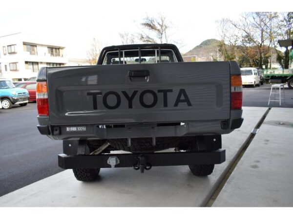 TOYOTA HILUX - Image 15