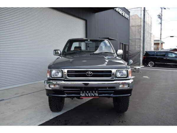 TOYOTA HILUX - Image 18