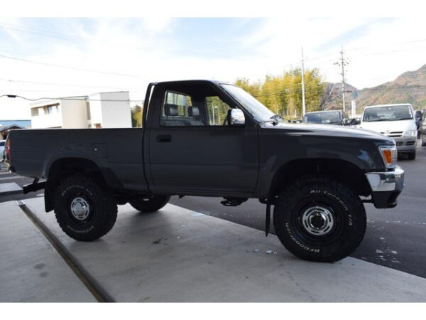 TOYOTA HILUX - Image 7