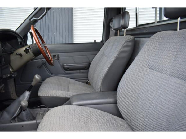 TOYOTA HILUX - Image 10