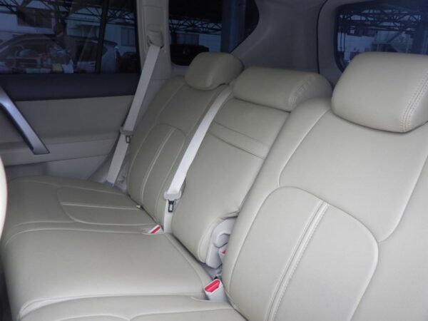 TOYOTA LAND CRUISER PRADO - Image 5