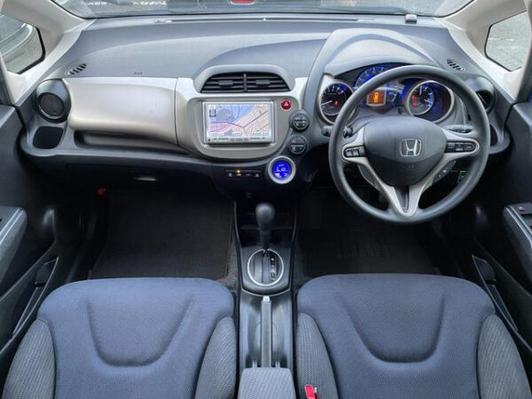 HONDA FIT 2010 - Image 2