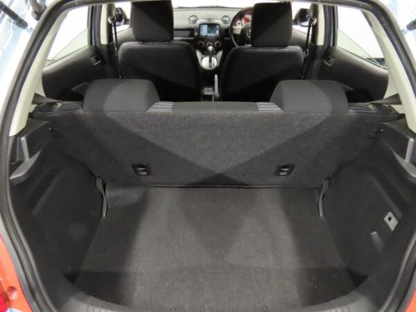 MAZDA DEMIO 2010 - Image 13
