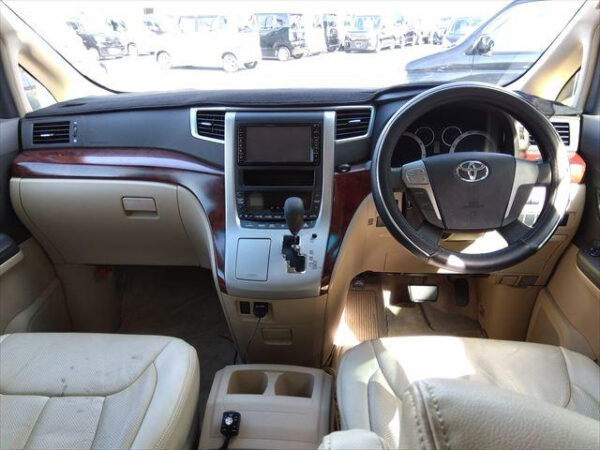 TOYOTA ALPHARD - Image 15