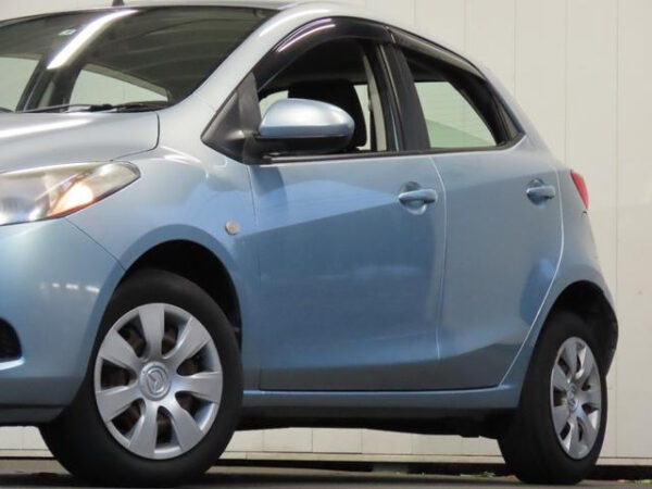 MAZDA DEMIO 2010 - Image 5