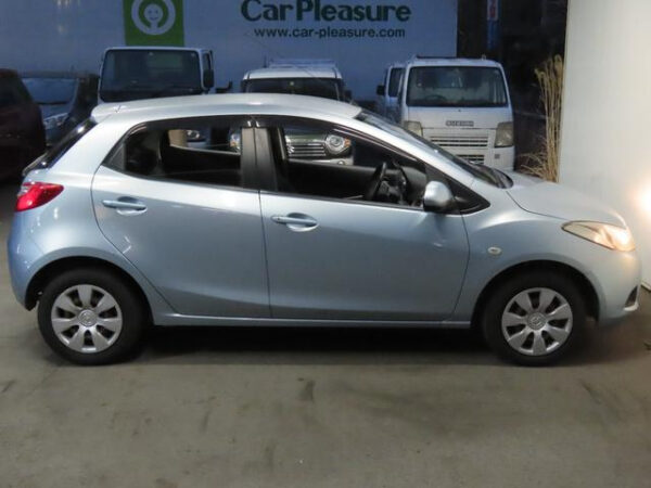 MAZDA DEMIO 2010 - Image 6