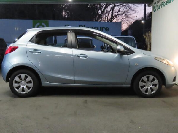 MAZDA DEMIO 2010 - Image 7